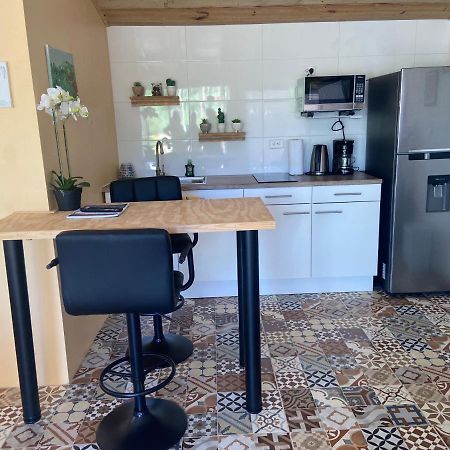 Cozy studio apartment with private jacuzzi Oranjestad Exterior foto