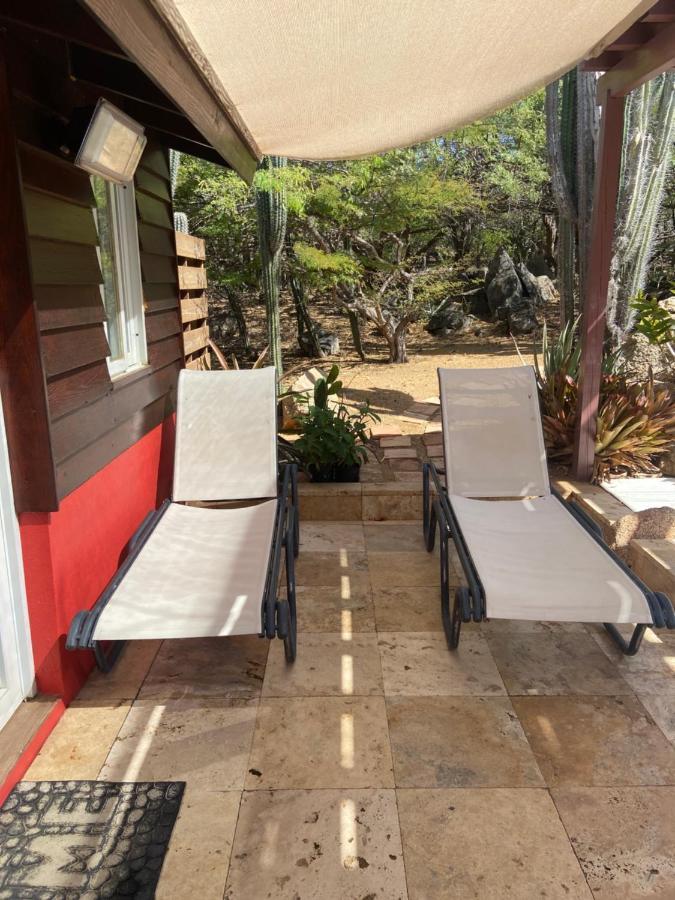 Cozy studio apartment with private jacuzzi Oranjestad Exterior foto