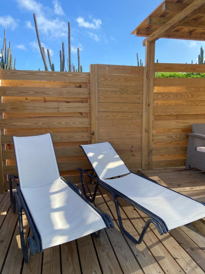Cozy studio apartment with private jacuzzi Oranjestad Exterior foto