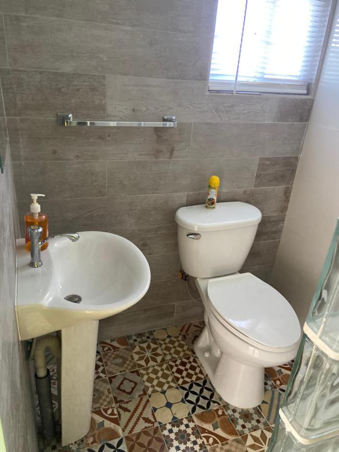 Cozy studio apartment with private jacuzzi Oranjestad Exterior foto