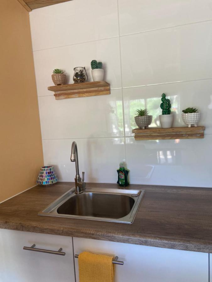 Cozy studio apartment with private jacuzzi Oranjestad Exterior foto